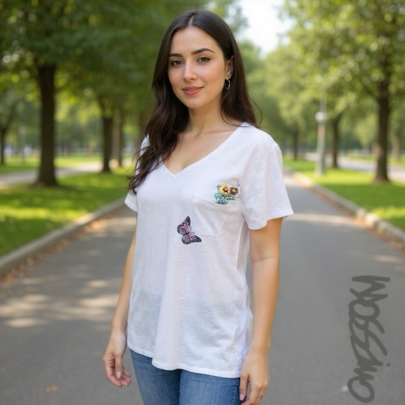 LINEN Blend White V-Neck T-Shirt with Butterfly and Floral Embroidery - Picture 1 of 9